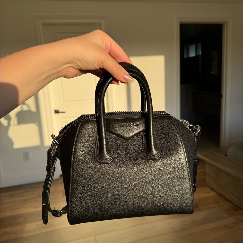 Givenchy Antigona Black Grain Leather Handbag